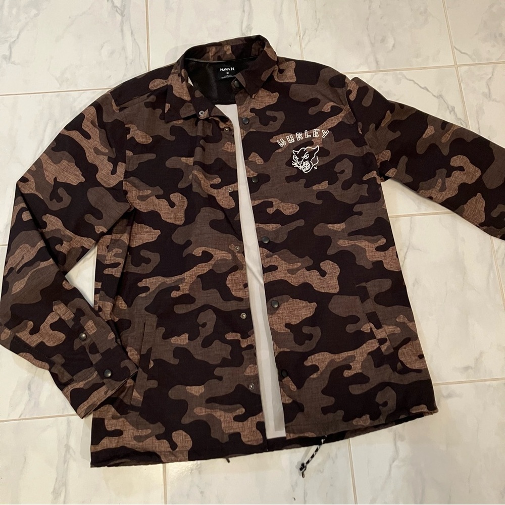 Hurley brown Camouflage button up Jacket. EUC!